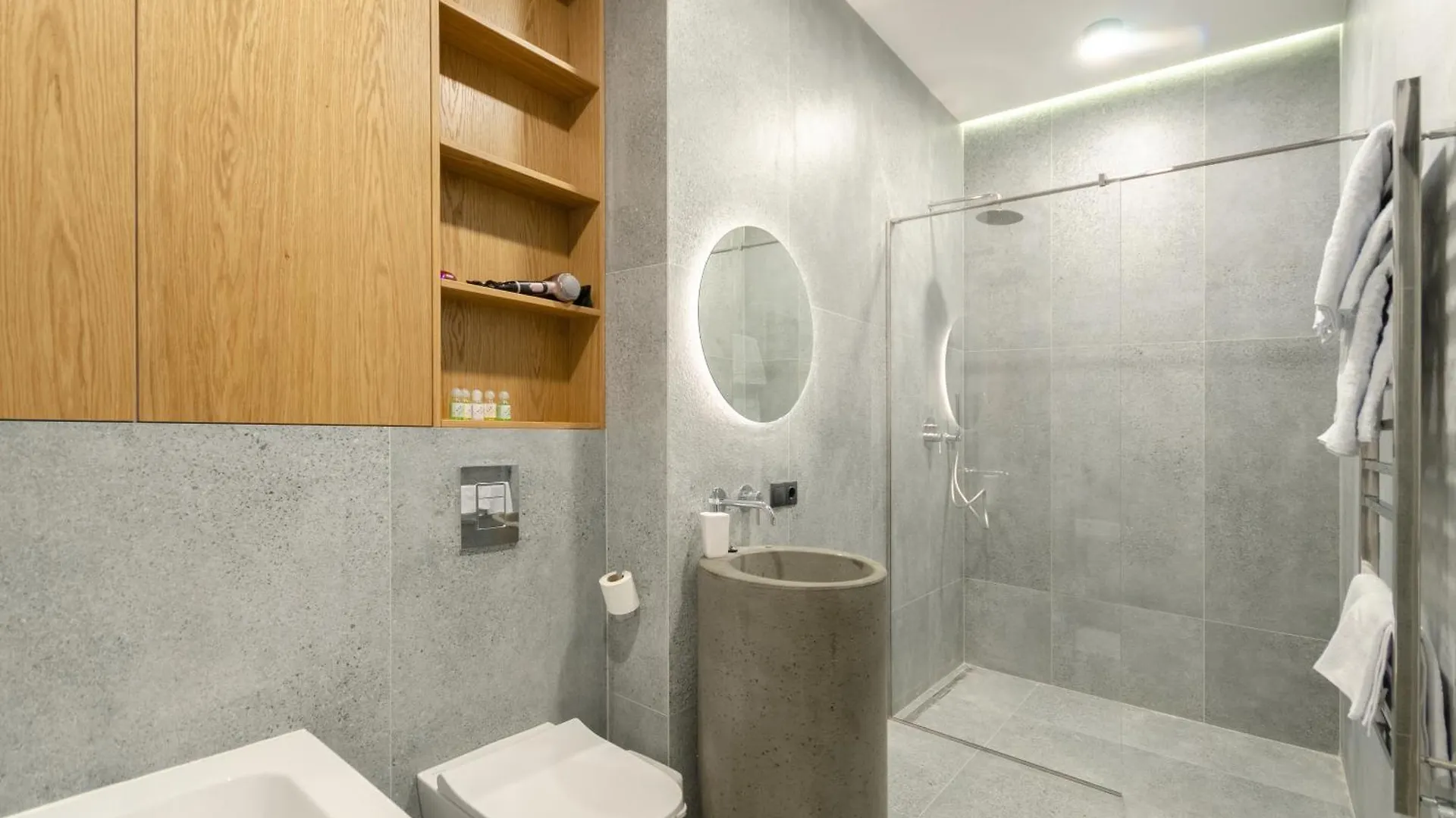 Petrovdom Apartments 9-223 In Rc Yaroslaviv Grad, Bulvarno-Kudriavska 17 Kiev