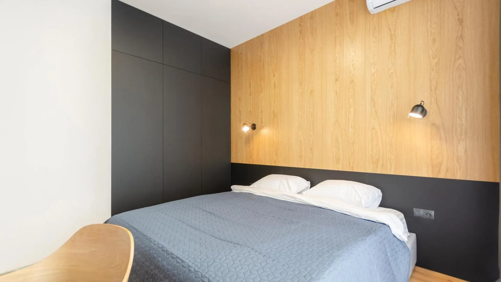 Petrovdom Apartments 9-223 In Rc Yaroslaviv Grad, Bulvarno-Kudriavska 17 Kiev
