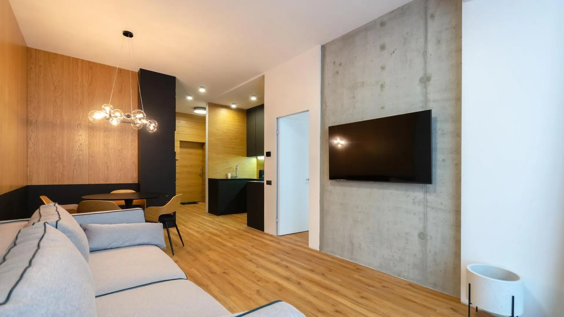 Petrovdom Apartments 9-223 In Rc Yaroslaviv Grad, Bulvarno-Kudriavska 17 Kiev