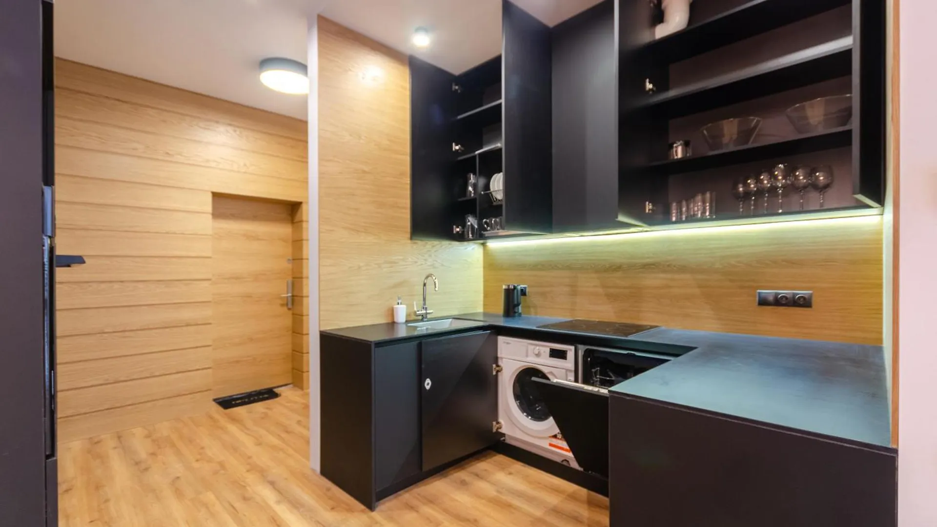 Petrovdom Apartments 9-223 In Rc Yaroslaviv Grad, Bulvarno-Kudriavska 17 Kiev