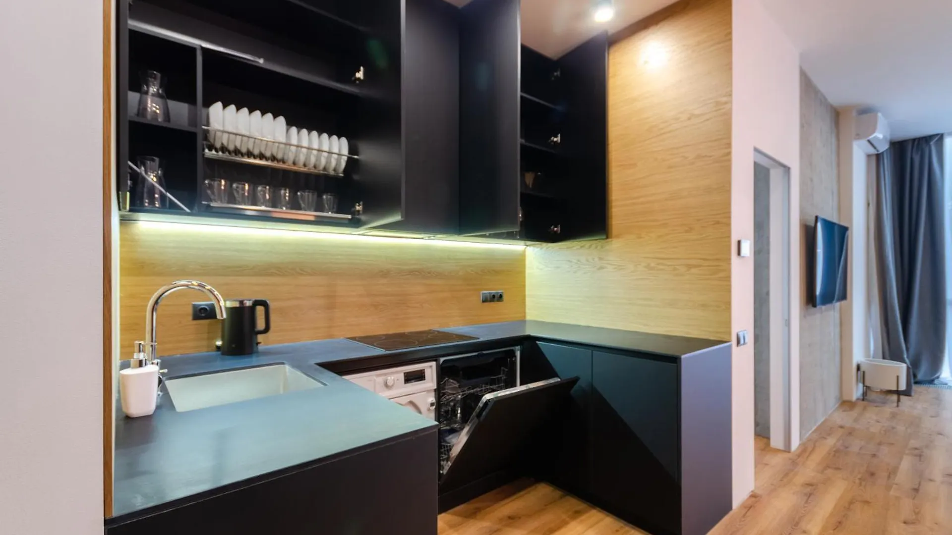 Petrovdom Apartments 9-223 In Rc Yaroslaviv Grad, Bulvarno-Kudriavska 17 Kiev 0*,  Ukrayna