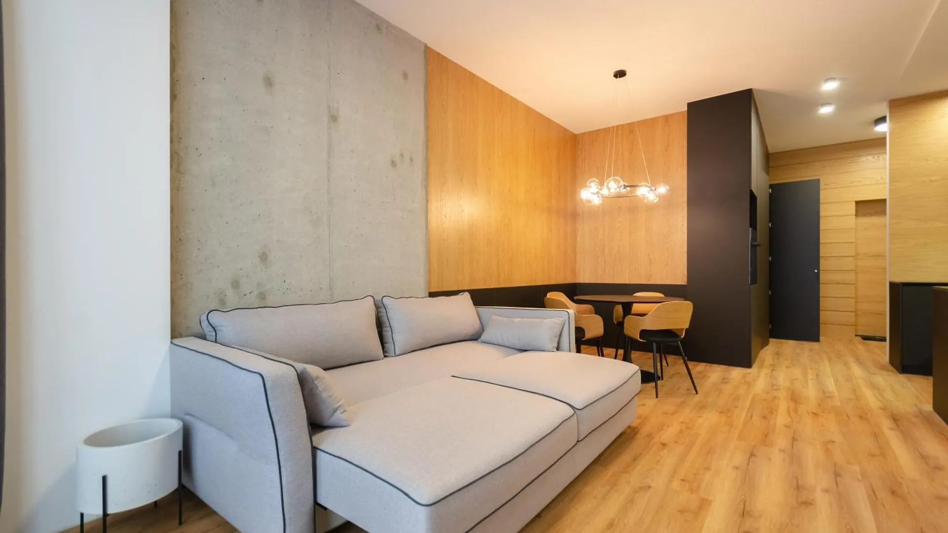 Petrovdom Apartments 9-223 In Rc Yaroslaviv Grad, Bulvarno-Kudriavska 17 Kiev
