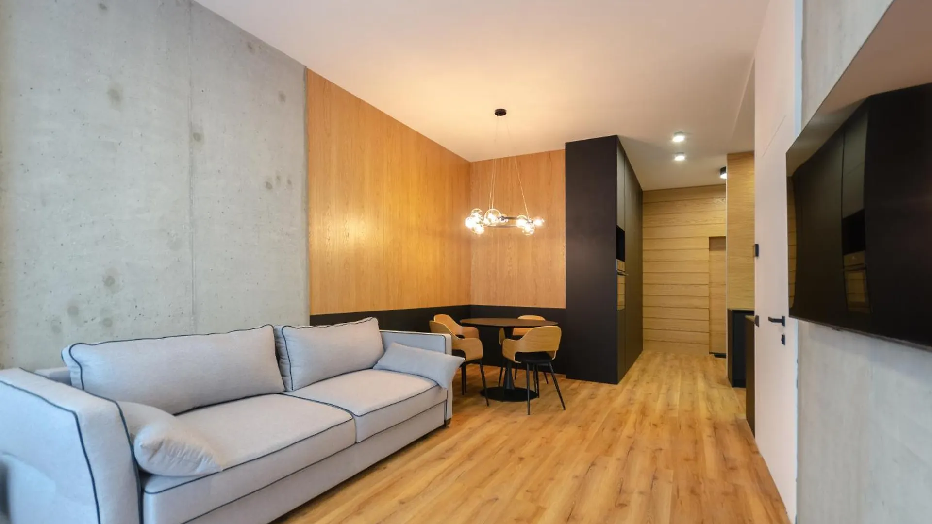 Petrovdom Apartments 9-223 In Rc Yaroslaviv Grad, Bulvarno-Kudriavska 17 Kiev