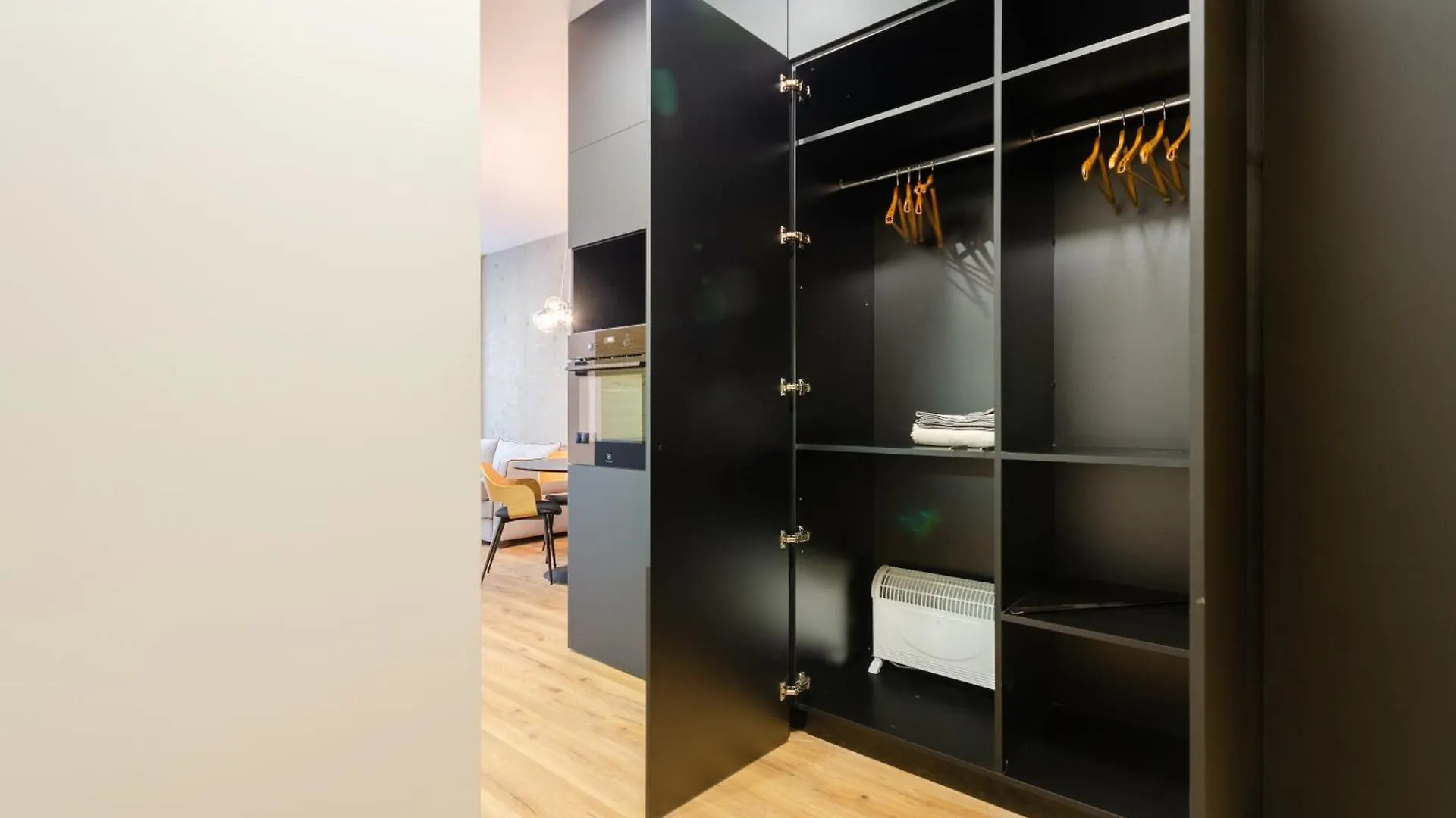 Petrovdom Apartments 9-223 In Rc Yaroslaviv Grad, Bulvarno-Kudriavska 17 Kiev Ukrayna