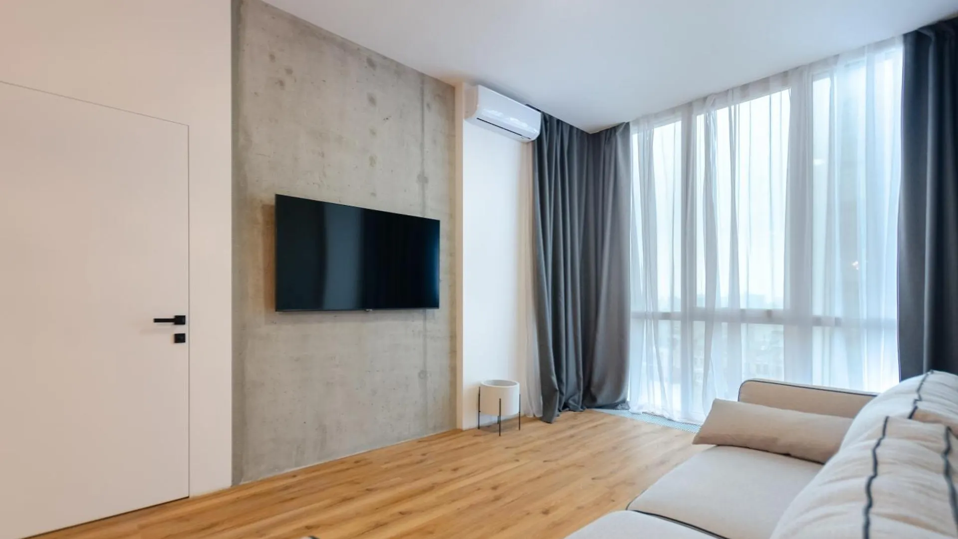 Petrovdom Apartments 9-223 In Rc Yaroslaviv Grad, Bulvarno-Kudriavska 17 Kiev