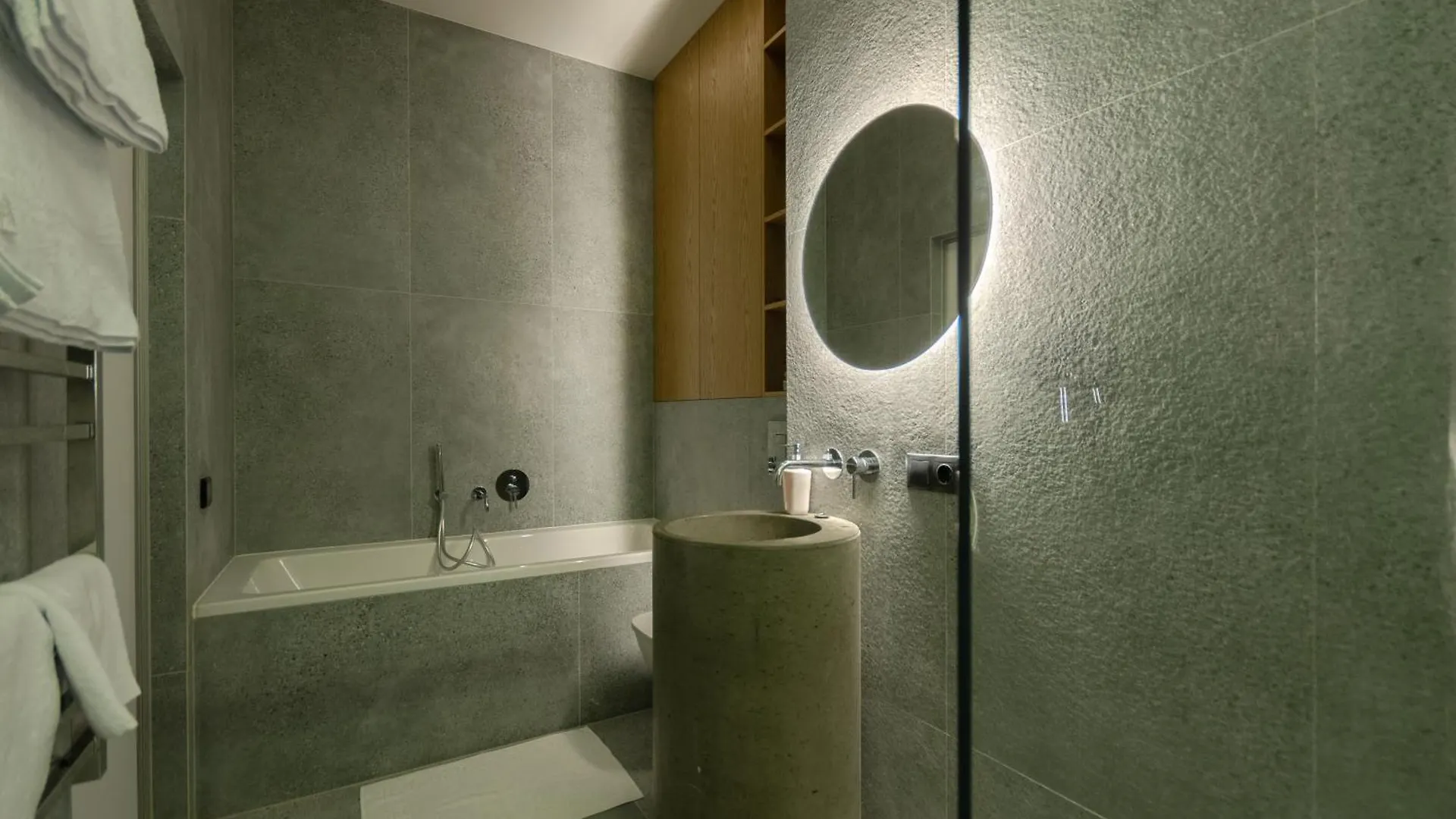 Petrovdom Apartments 9-223 In Rc Yaroslaviv Grad, Bulvarno-Kudriavska 17 Kijev